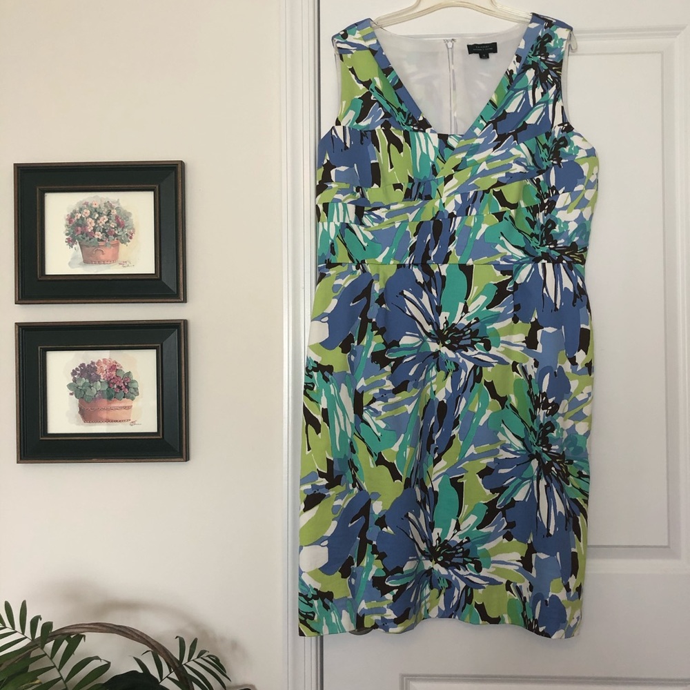 Tahari Bright Floral Summer V Neck Sheath Dress